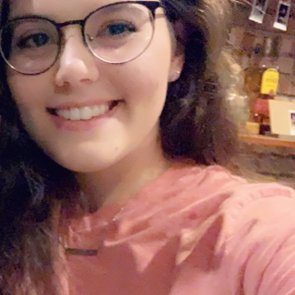 Meet your Posher, Christina - Picture 1 of 1